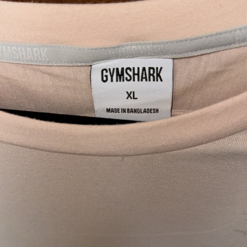 Gymshark shirt size extra large, light coral